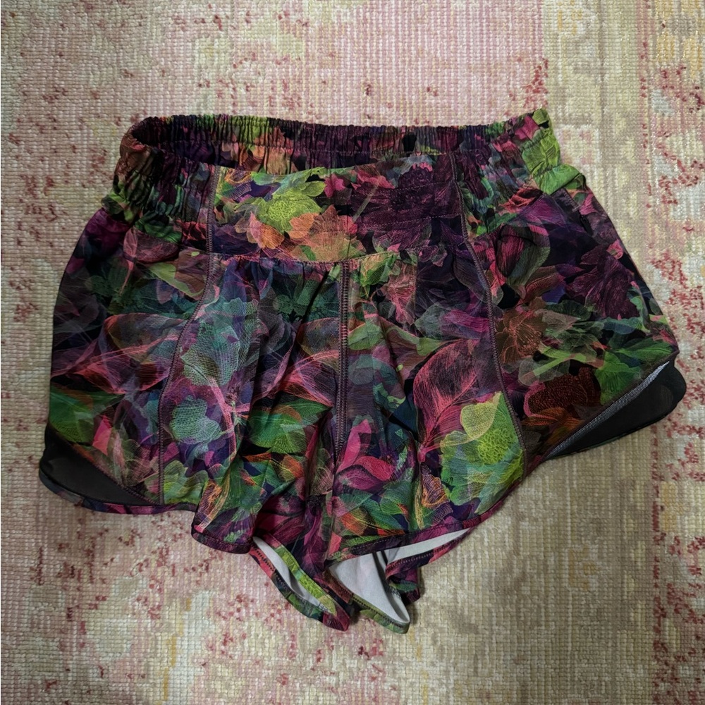 Lululemon Multicolor Floral Rare Hotty Hot Shorts